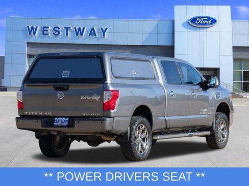 Used 2018 Nissan Titan SV w/ SV Convenience Package image 3