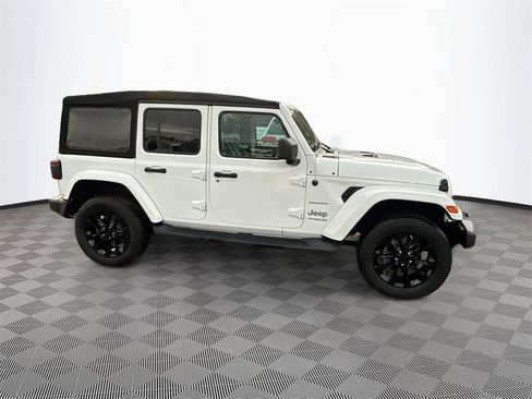 Used 2021 Jeep Wrangler Unlimited Sahara image 5