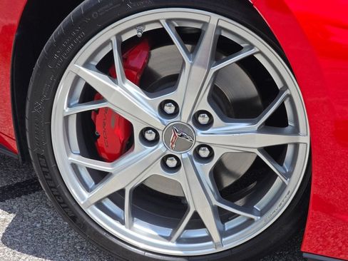 Used 2023 Chevrolet Corvette Stingray Premium Conv w/ Z51 Performance Package RWD image 8
