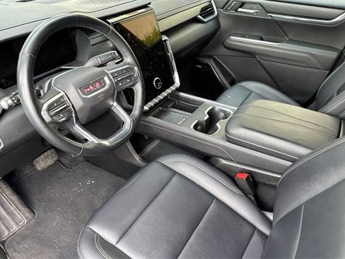 Used 2024 GMC Acadia Elevation image 10