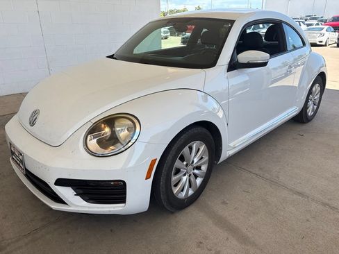 Used 2019 Volkswagen Beetle 2.0T S FWD image 3