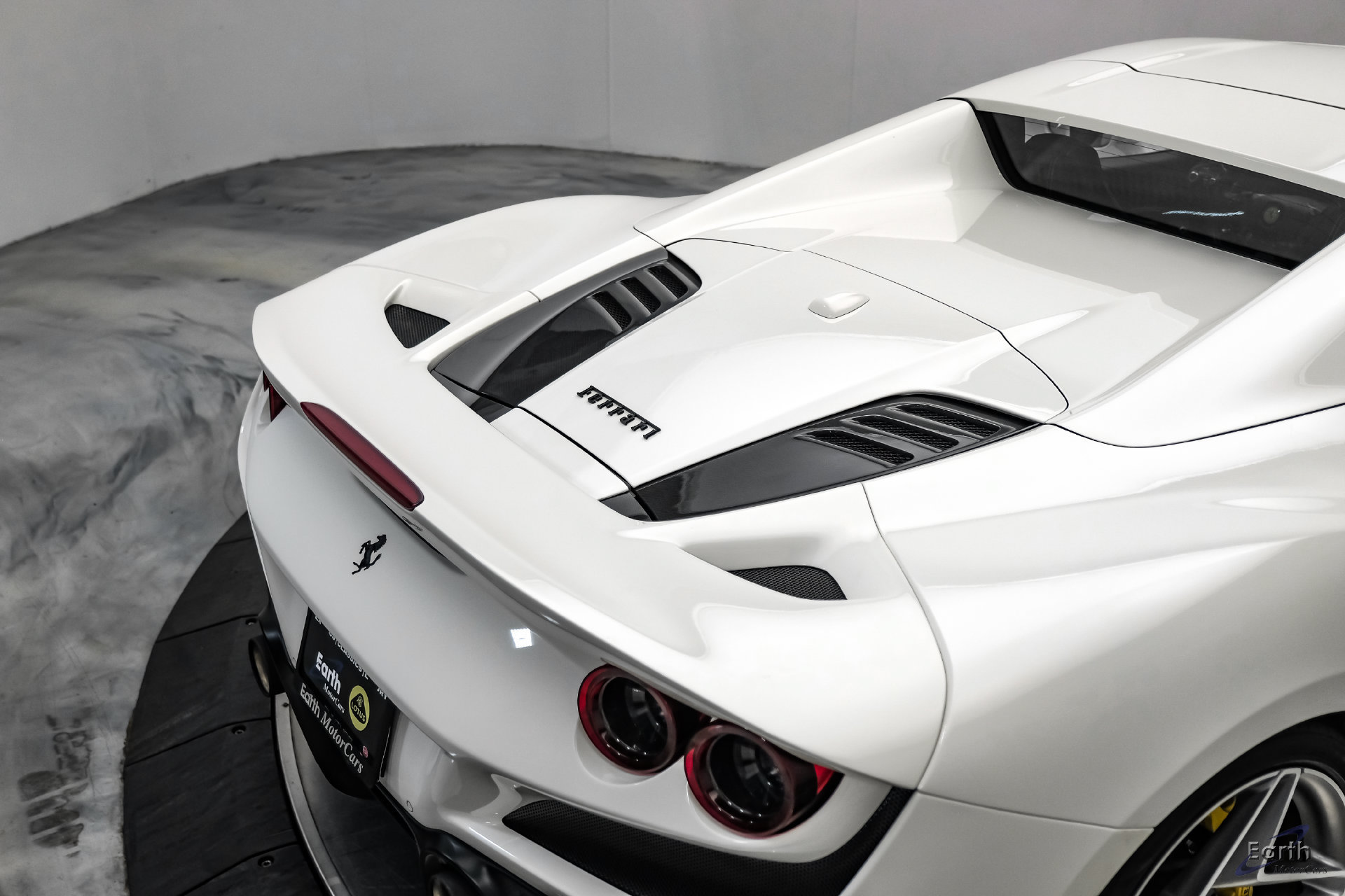 Used 2022 Ferrari F8 Tributo RWD image 19