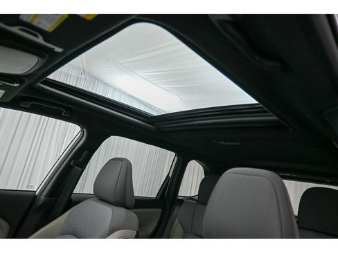 Used 2025 Subaru Forester Premium image 18