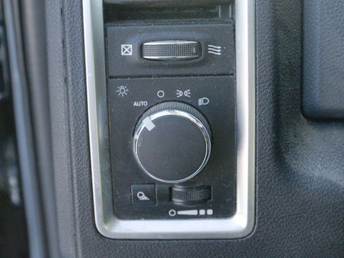 Used 2017 RAM 1500 Classic SLT image 17