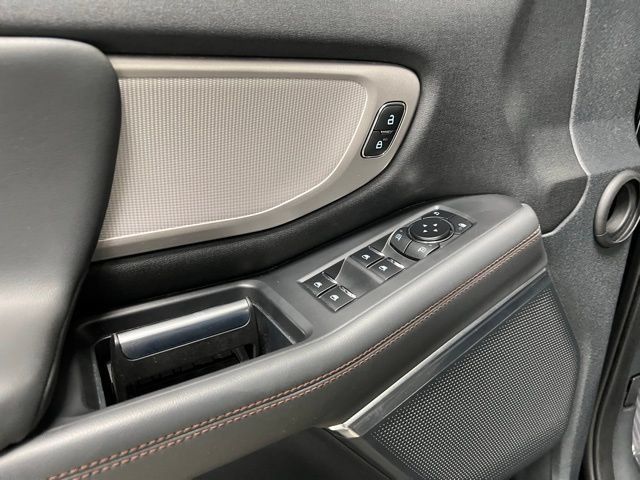 Used 2025 Ford Expedition Active AWD/4WD image 24