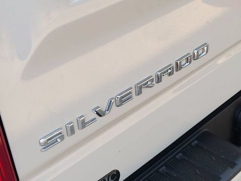 Used 2026 Chevrolet Silverado 1500 Custom RWD image 9