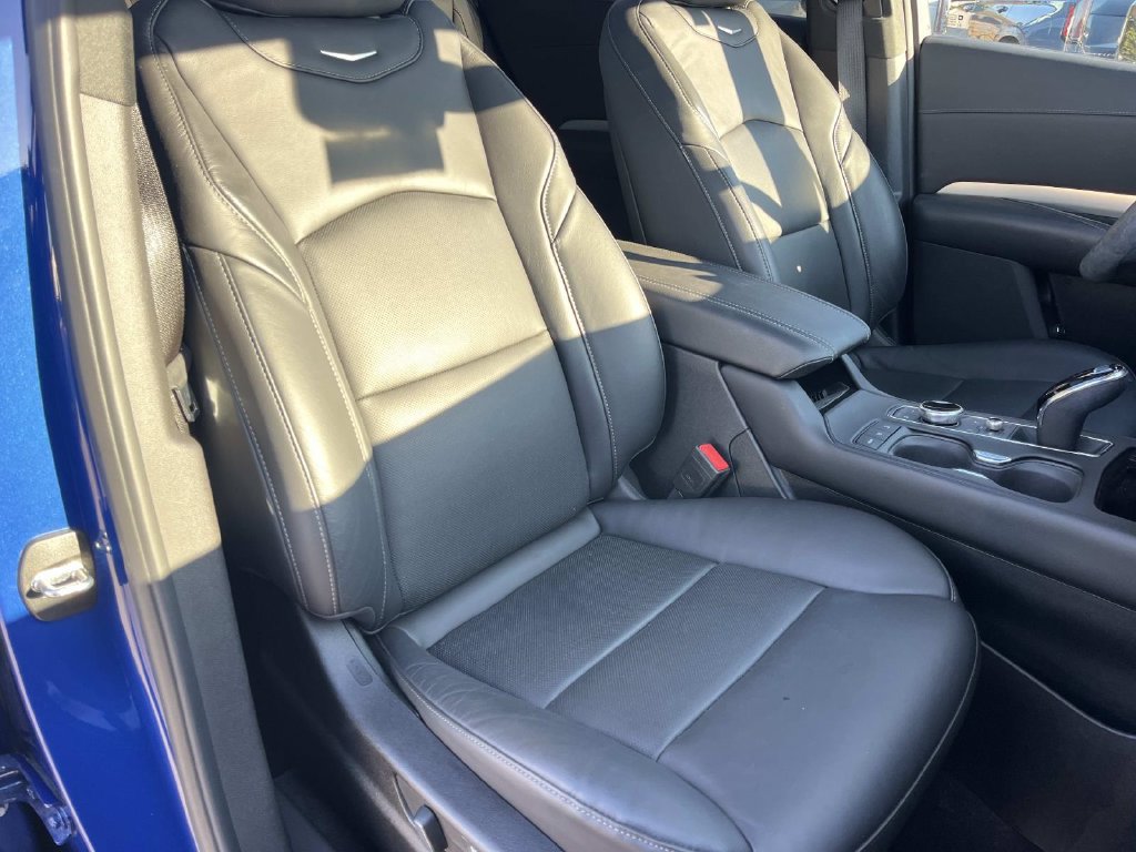 Certified 2023 Cadillac XT4 Premium Luxury FWD image 29