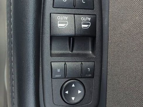 Used 2023 Dodge Challenger SXT image 11