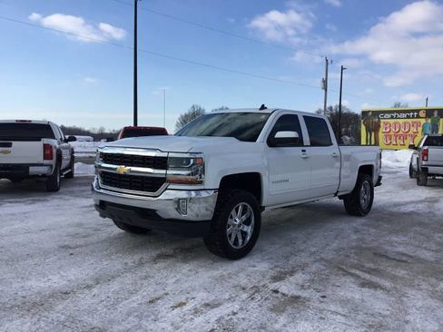 Used 2018 Chevrolet Silverado 1500 LT w/ All Star Edition image 7