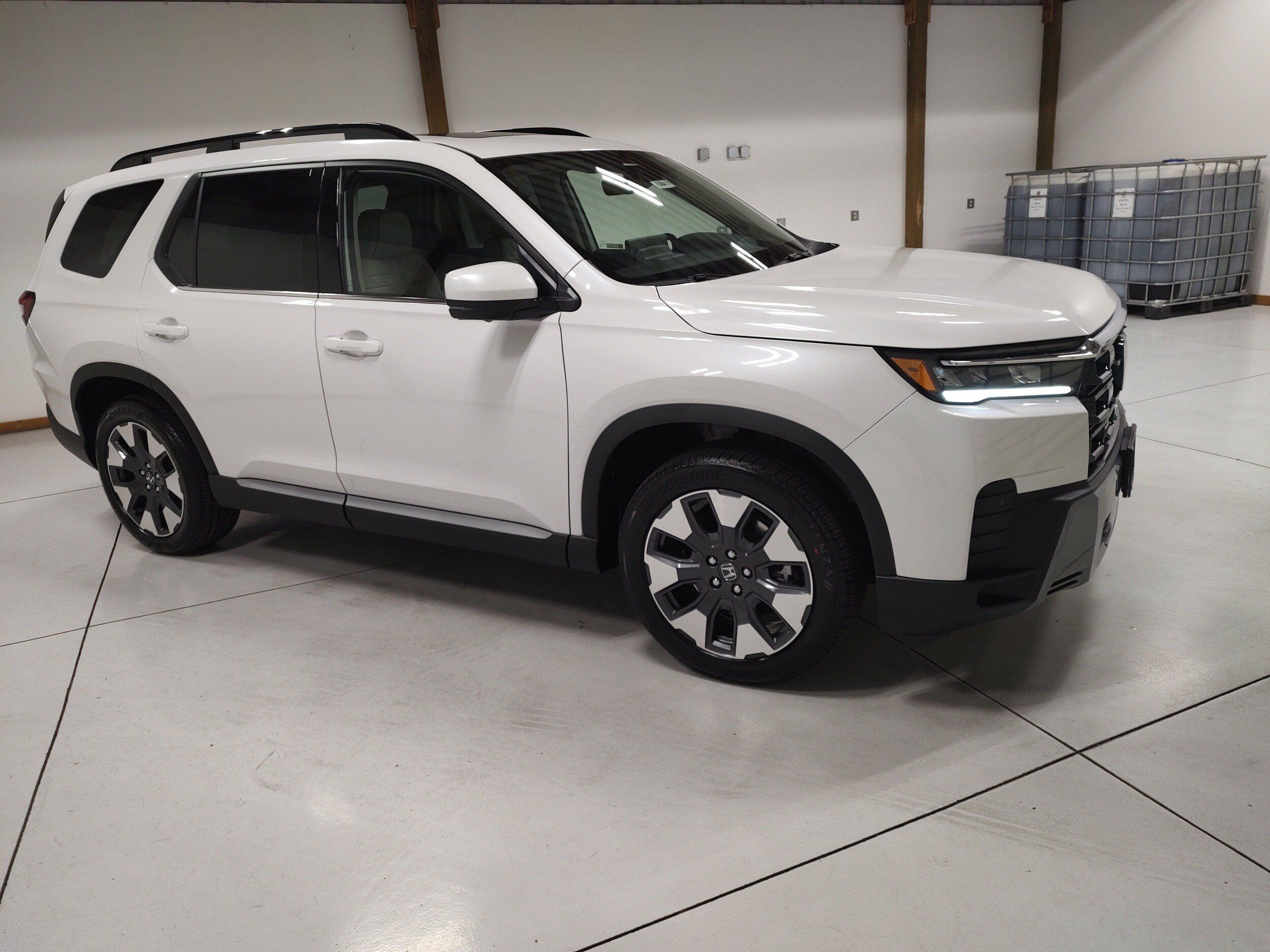 New 2026 Honda Pilot Elite image 2