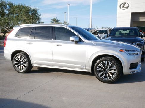 Used 2022 Volvo XC90 T6 Momentum w/ Protection Package image 13