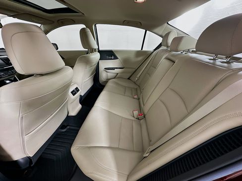 Used 2017 Honda Accord Touring image 29