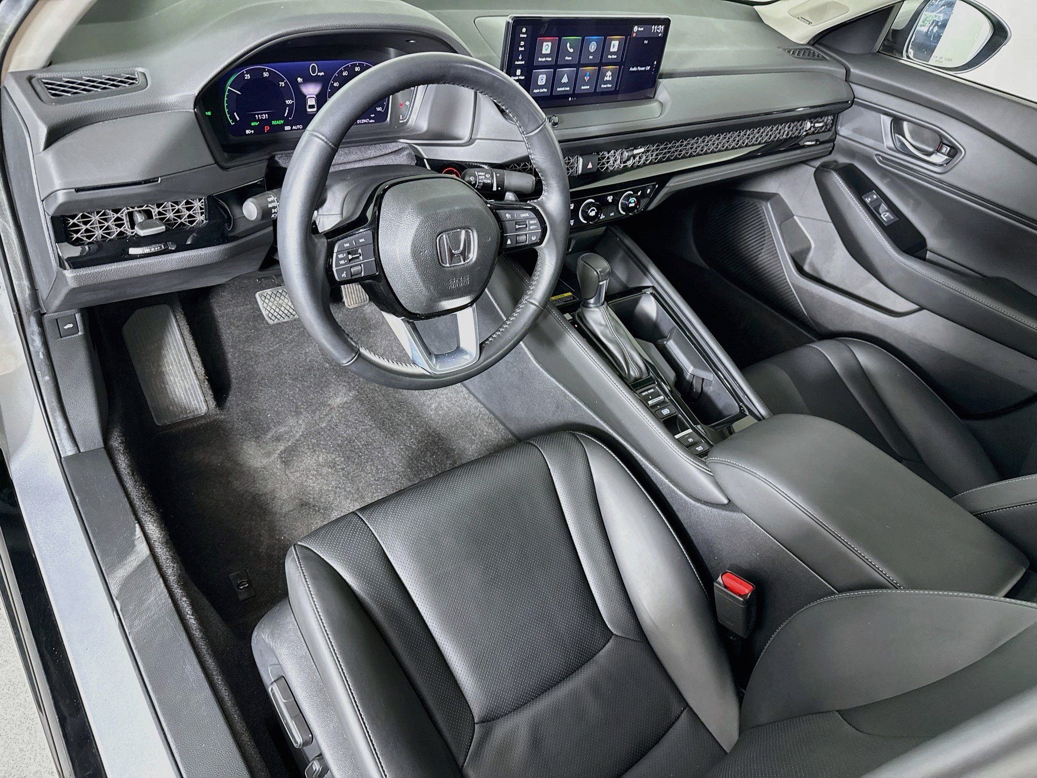 Used 2024 Honda Accord Touring image 8