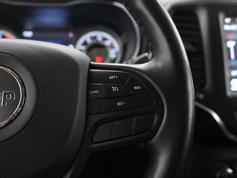 Used 2020 Jeep Cherokee Trailhawk w/ Comfort/Convenience Group image 27