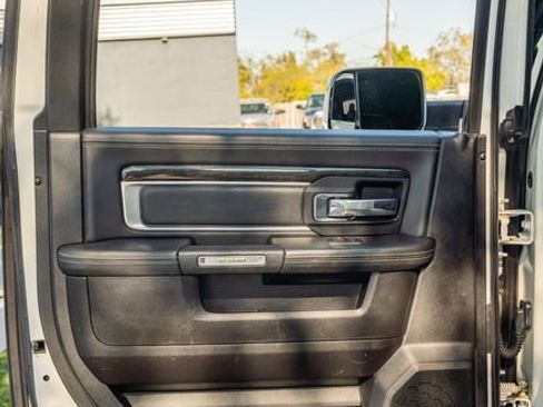 Used 2017 RAM 3500 Laramie Longhorn image 35