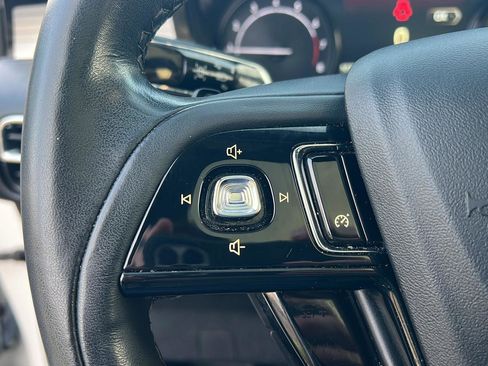 Used 2021 Lincoln Corsair AWD w/ Premium Package image 22