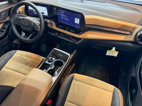 Certified 2025 Chevrolet Equinox ACTIV w/ Safety and Technology Package image 41