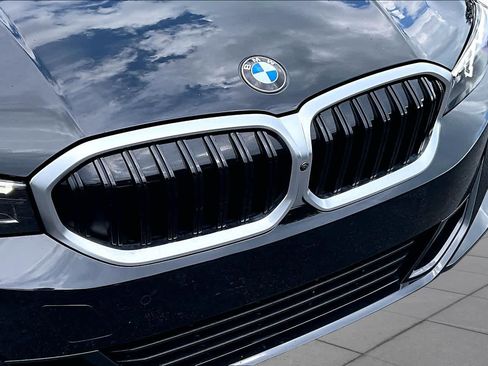 Certified 2025 BMW 330i Sedan RWD image 30