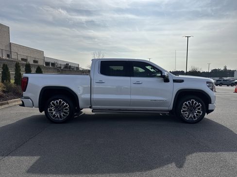 Used 2024 GMC Sierra 1500 Denali Ultimate image 11