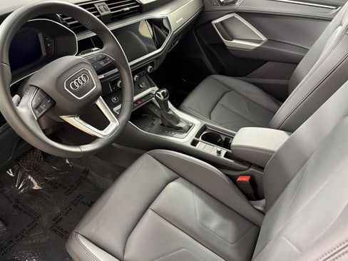 Used 2025 Audi Q3 2.0T Premium w/ Convenience Package image 9