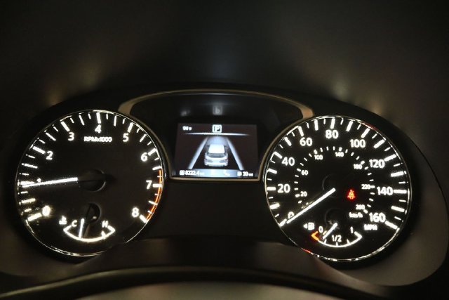 Used 2020 Nissan Pathfinder SL FWD image 16