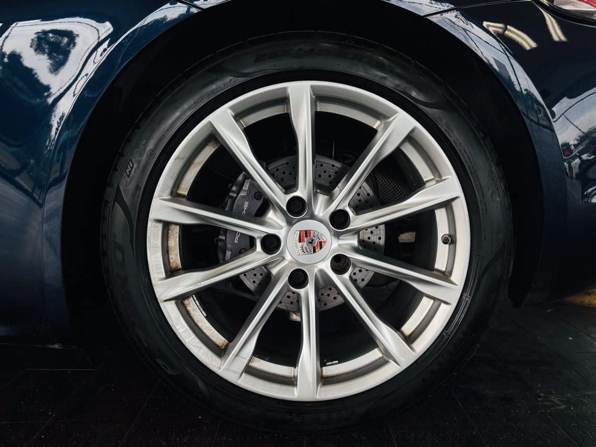 Used 2019 Porsche 718 Boxster RWD image 24