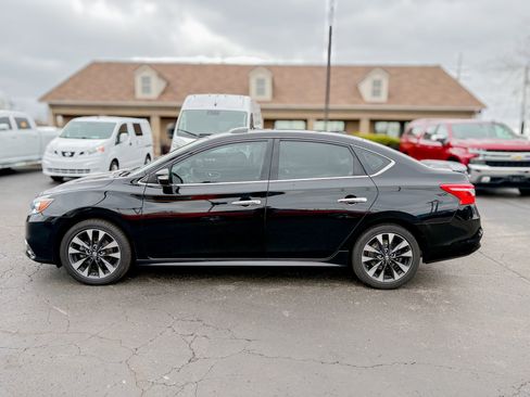 Used 2017 Nissan Sentra SR w/ SR Premium Technology Package image 4