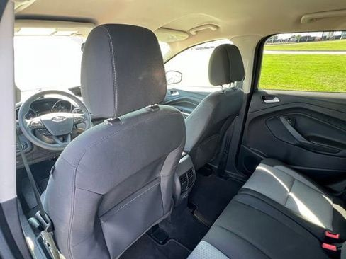 Used 2017 Ford Escape SE FWD image 8