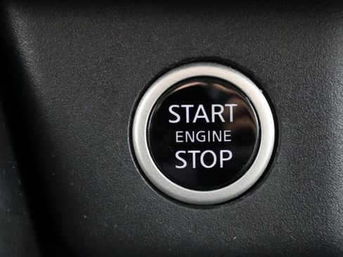 Used 2022 Nissan Rogue SV AWD/4WD image 16