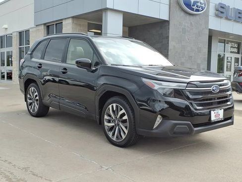 Certified 2025 Subaru Forester Touring w/ Popular Package - Touring AWD/4WD image 3