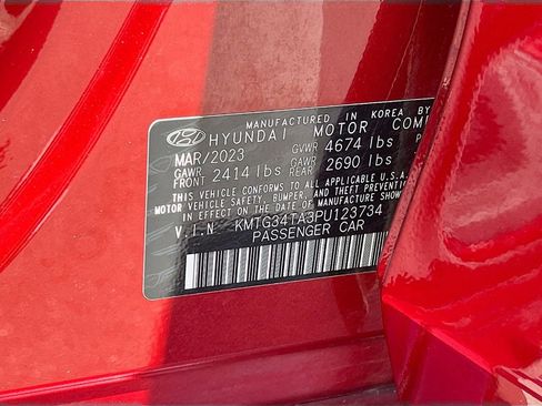 Used 2023 Genesis G70 2.0T RWD image 32