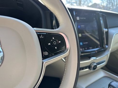 Certified 2023 Volvo XC60 B5 Plus w/ Protection Package Premier image 27