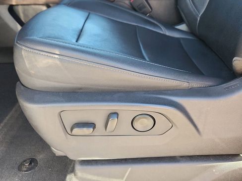 Used 2024 GMC Sierra 3500 SLT w/ SLT Premium Package image 19