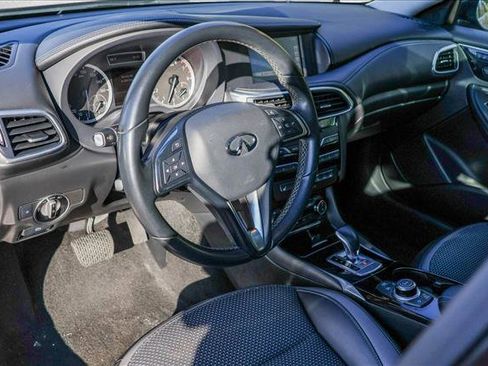 Used 2019 INFINITI QX30 Premium w/ Navigation Package image 10