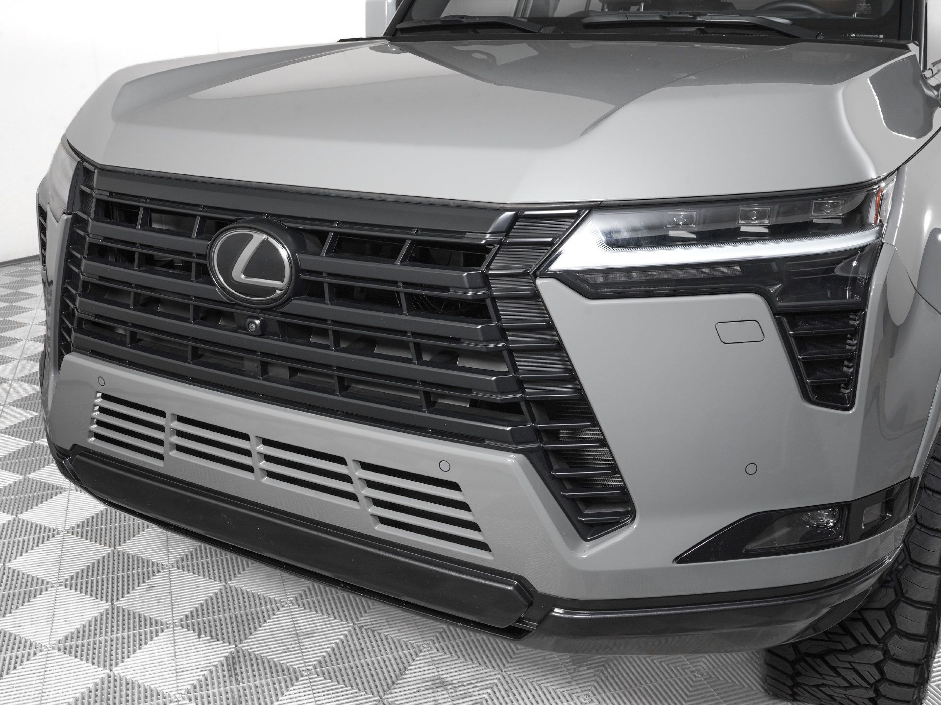 Used 2026 Lexus GX 550 w/ Accessory Package (2T) AWD/4WD image 33