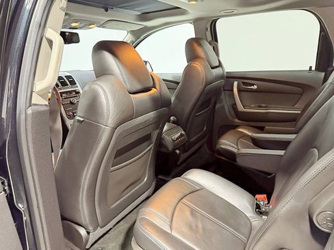 Used 2011 GMC Acadia SLT image 30