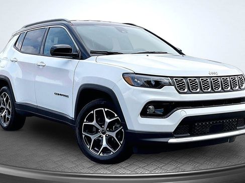 Used 2025 Jeep Compass Limited AWD/4WD image 13
