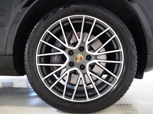 Used 2022 Porsche Cayenne Platinum Edition AWD/4WD image 81
