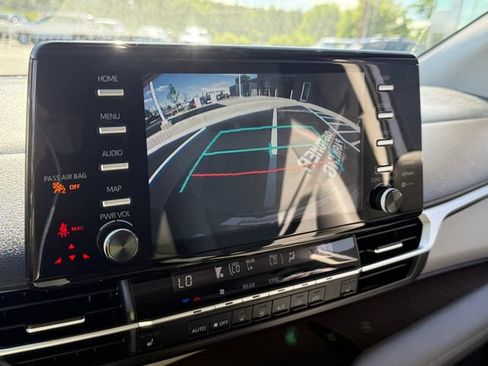 Used 2021 Toyota Sienna XLE FWD image 19