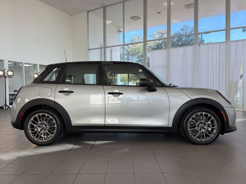 Certified 2026 MINI Cooper 4-Door Hardtop FWD image 8