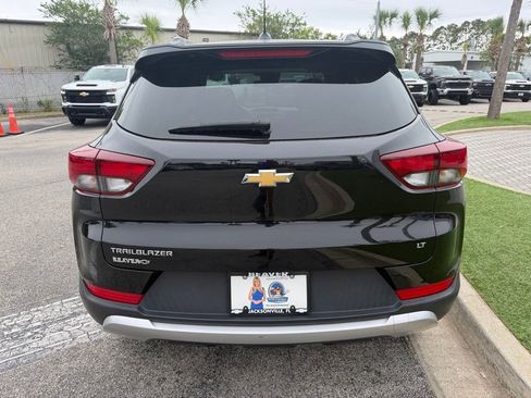Used 2022 Chevrolet TrailBlazer LT FWD image 4