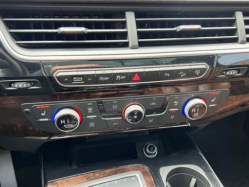 Used 2017 Audi Q7 3.0T Premium Plus w/ Premium Plus Package image 35