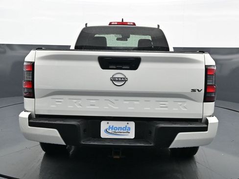 Used 2024 Nissan Frontier SV RWD image 6