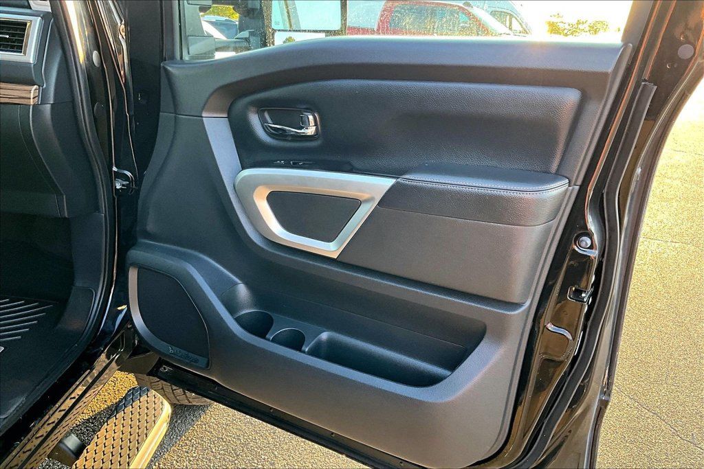 Used 2018 Nissan Titan SL w/ Texas Titan Edition AWD/4WD image 24