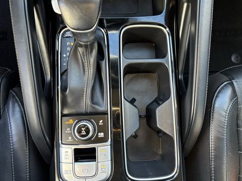 Used 2021 Kia Telluride SX w/ SX Prestige Package image 21