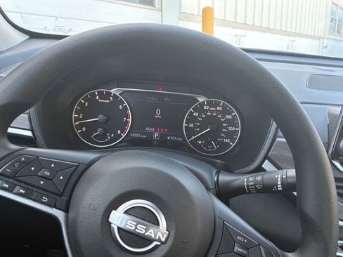 Used 2025 Nissan Altima 2.5 SV image 35