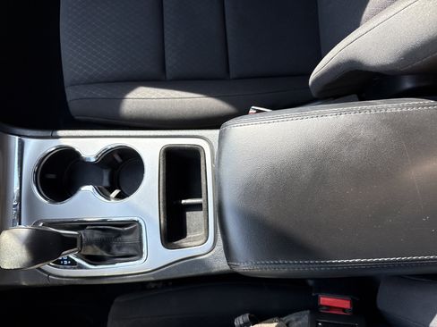 Used 2018 Jeep Grand Cherokee Laredo image 23