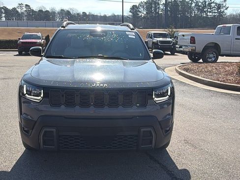Used 2026 Jeep Cherokee Laredo AWD/4WD image 3