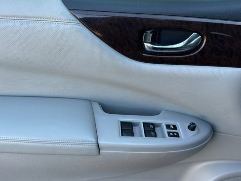 Used 2014 Nissan Quest SL FWD image 11