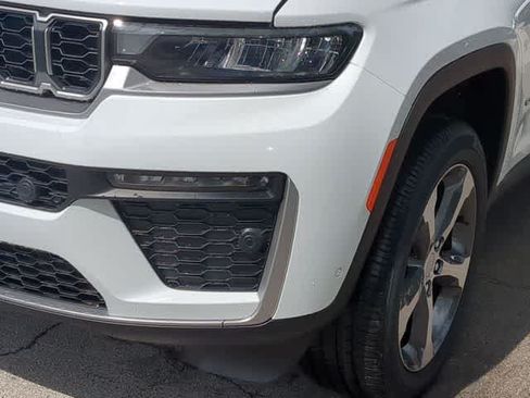 New 2026 Jeep Grand Cherokee Limited AWD/4WD image 11